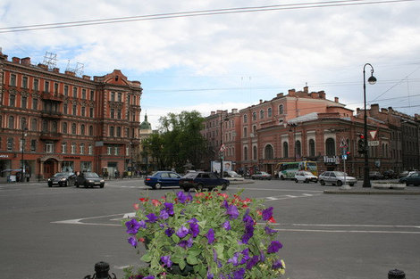 Площадь Льва Толстого — одна из красивейших площадей города. Санкт-Петербург, Россия