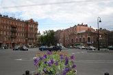 Площадь Льва Толстого — одна из красивейших площадей города.