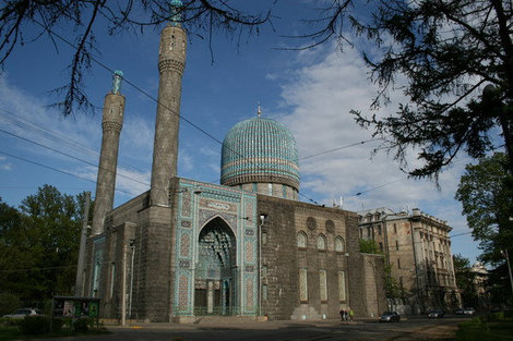 Петербургская мечеть напоминает сооружения Самарканда. Санкт-Петербург, Россия