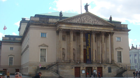 Государственная опера Унтер ден Линден, фасад Берлин, Германия