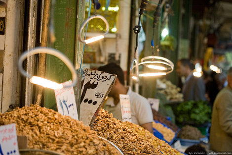 Орехи на иранских рынках. Иран