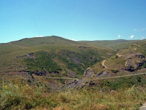 Природа Армении: окрестности горы Арагац Арагац гора (4095м), Армения