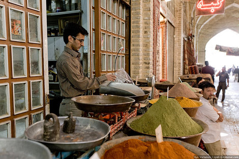Специи на иранском рынке. Иран