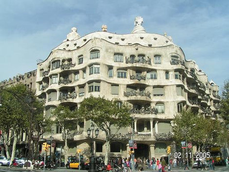 Волнистый дом Барселона, Испания