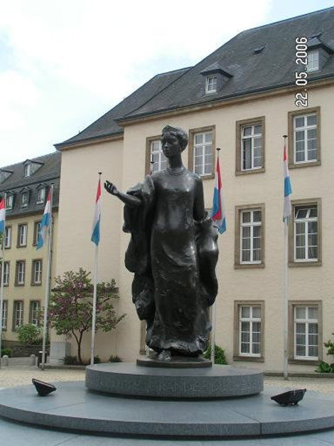 Памятник принцессе Люксембург, Люксембург