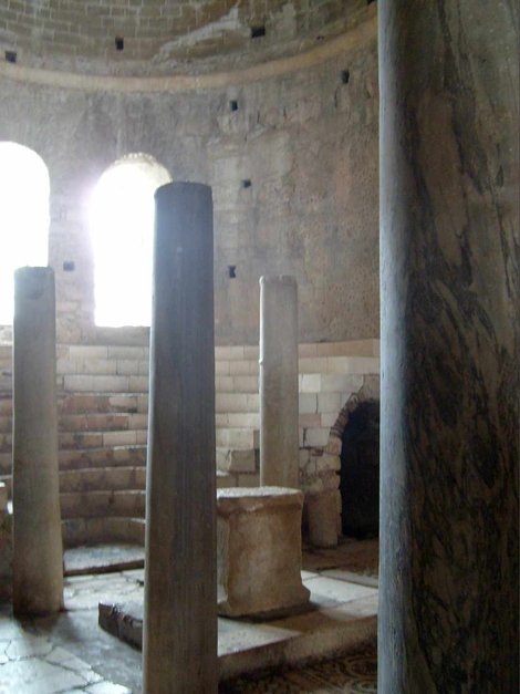 алтарная часть раннехристианского храма Кемер, Турция