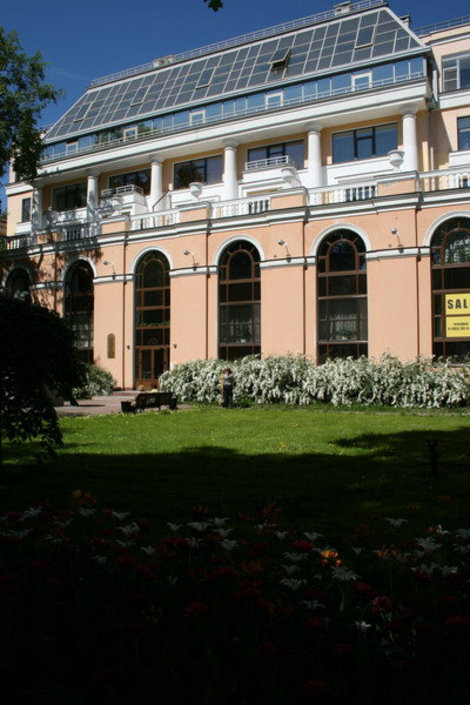 Итальянская ул., 12А. Жилой дом, построенный в 2001 году при поддержке губернатора города В.А.Яковлева. Санкт-Петербург, Россия