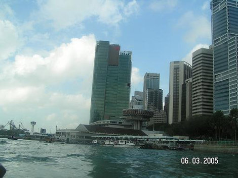 Выходим в бухту Сингапур (город-государство)