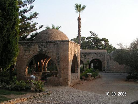 Характерная архитектура Айя-Напа, Кипр