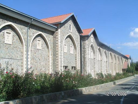 Монастырь снаружи Киккос монастырь, Кипр