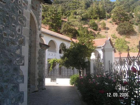 На задворках Киккос монастырь, Кипр