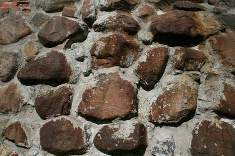 Стена крепости, древние камни. Приозерск, Россия