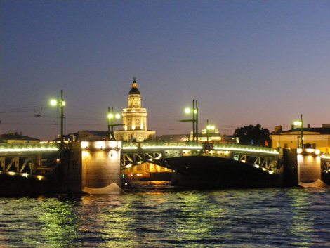Дворцовый мост Санкт-Петербург, Россия