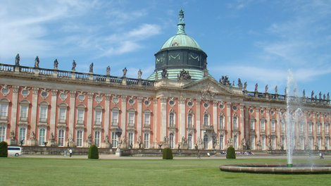 Новый дворец со стороны парка Потсдам, Германия