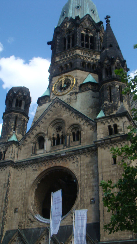 Церковь памяти кайзера Вильгельма Берлин, Германия