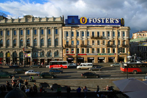 Вид на Невский пр. с балкона Гостиного двора. Санкт-Петербург, Россия