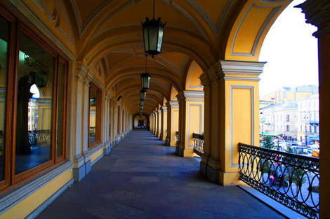 Балкон Гостиного двора. Санкт-Петербург, Россия