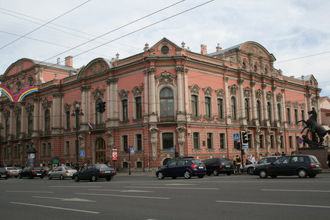 Невский пр., 41 (дворец Белосельских-Белозерских). Санкт-Петербург, Россия