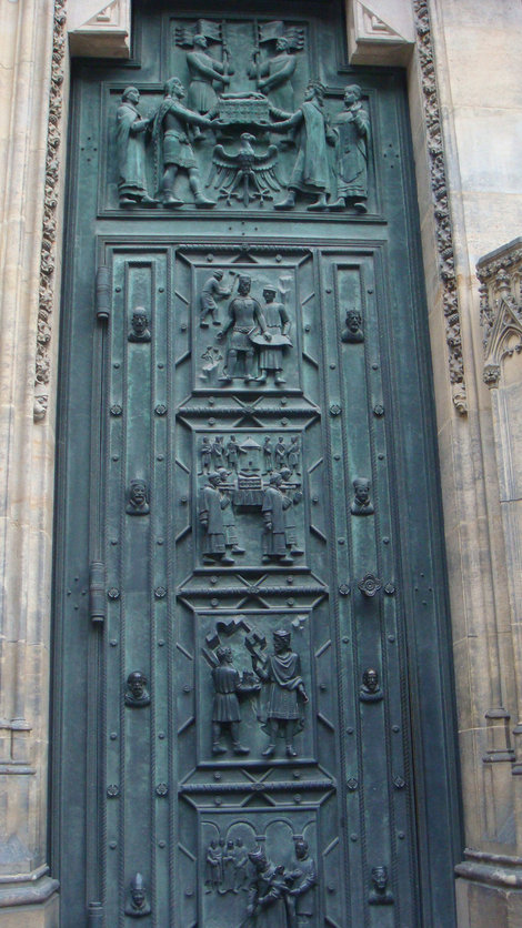 Дверь в собор Святого Витта Прага, Чехия