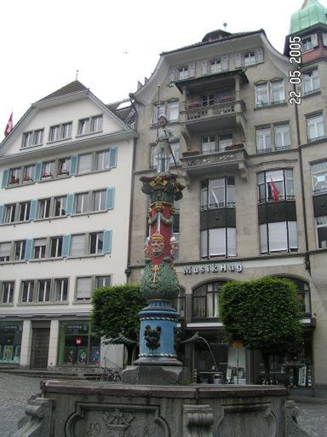 Интересный фонтан Люцерн, Швейцария