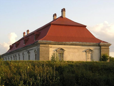Замок в Золочеве Подгорцы (Бродовский район), Украина