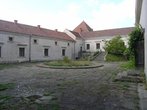 Внутренний двор замка в Свирже