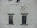 Грифон на стене Свиржского замка