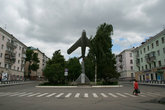Памятник Самолет на бульваре улицы Пролетарской.