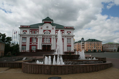 В красно-белом здании 7 января 1918 года был организован Саранский уездный комитет РСДРП. Саранск, Россия