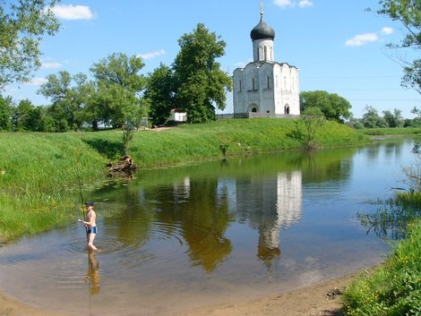 Запруда возле нее — место для купания и рыбалки Владимирская область, Россия