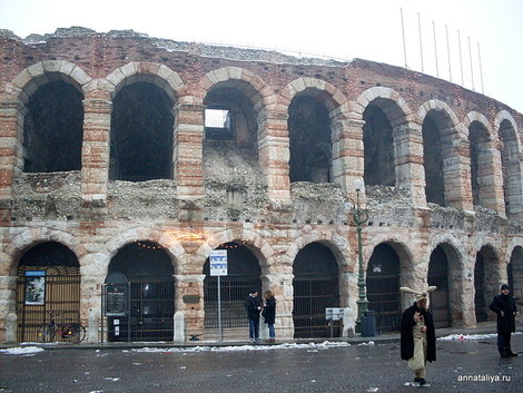 Верона. Арена — Римский амфитеатр Верона, Италия