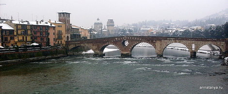Верона. Мост Понте-Пьетра Верона, Италия