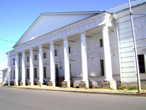 Рыбинск. Здание Старой хлебной биржи. Построено в 1811 году, архитектор Г.В. Петров Рыбинск, Россия