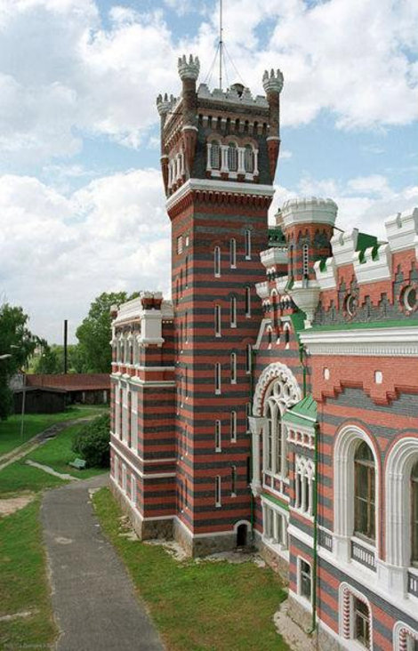 Замок графа Шереметева Юрино, Россия