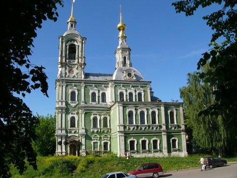 Зеленый храм в зеленых дебрях Владимир, Россия