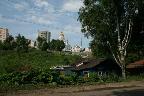 Ветхие домишки на старой улице Саранской скоро будут стерты с лица земли. Саранск, Россия