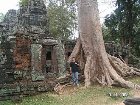 У подножья Ангкор (столица государства кхмеров), Камбоджа