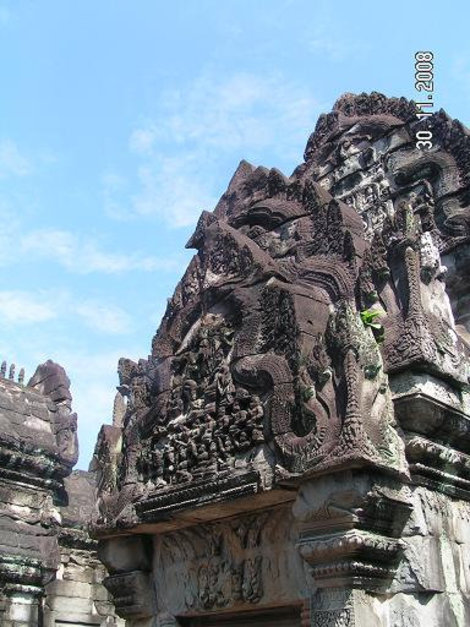 Каждая поверхность изукрашена Ангкор (столица государства кхмеров), Камбоджа