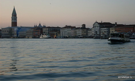 Венеция. Вид на колокольню Сан-Марко со стороны Адриатики Венеция, Италия