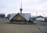 фото Памятный знак в Нарьян-Маре, в честь городка Пустозерска — места сожжения Аввакума.