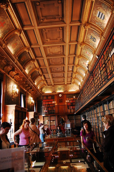 Библиотека поместья Шантийи Шантийи, Франция