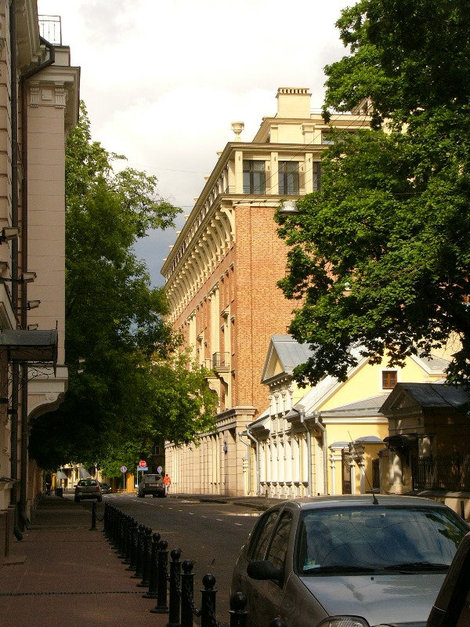 Большой Левшинский переулок. Москва, Россия