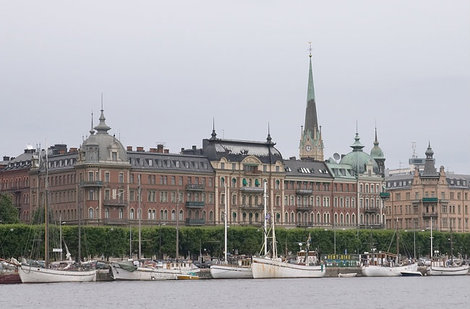 Вид на старый город с воды. Стокгольм расположен на 14 островах. Стокгольм, Швеция