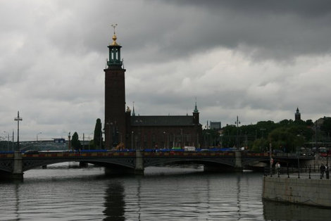 Городская ратуша. Построенная в стиле «национального романтизма», ратуша  представляет собой один из прекраснейших образцов современной европейской архитектуры. Стокгольм, Швеция