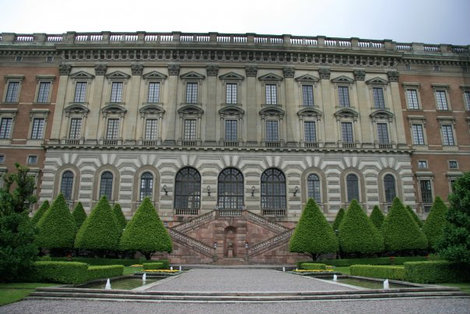 Фасад Королевского дворца.Над обликом 608  дворцовых покоев  работали лучшие художники и мастера Европы. Стокгольм, Швеция