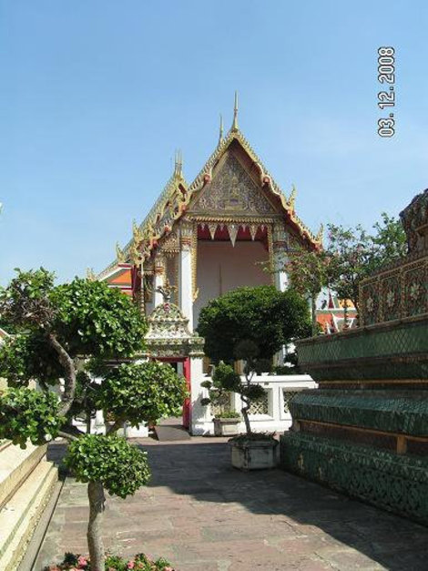 Храм среди зелени Бангкок, Таиланд