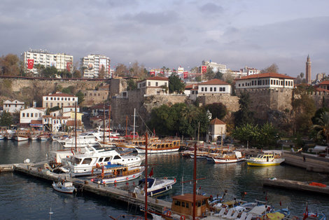 Старая крепость и порт Анталия, Турция
