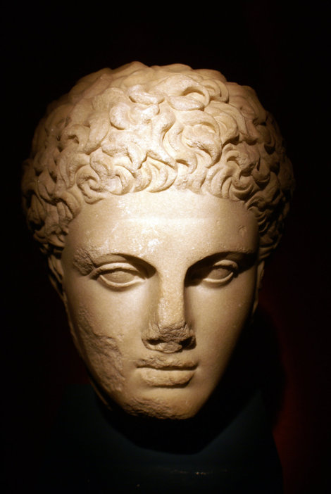Голова античной мраморной статуи Анталия, Турция