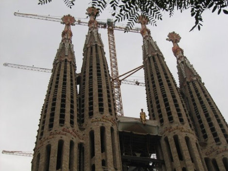 Фрагмент знаменитого готического собора Гауди. Барселона, Испания