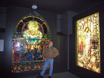 ВNavy pier — прекрасная галерея витражей на религиозные темы.